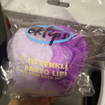 Yeni Banyo Lifi Ambalajından Çekirdek Şeklinde Çöp Çıktı: Hijyen Endişesi
