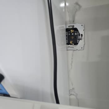 Kumtel Servisinin Bilgilendirme Yapmadan Davlumbaz Prizini Kapatması