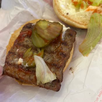 Nevşehir Burger King Şubesinde Bozuk Et Kokusu Ve Hijyen Denetimi Talebi