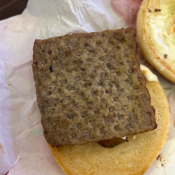 Nevşehir Burger King Şubesinde Bozuk Et Kokusu Ve Hijyen Denetimi Talebi