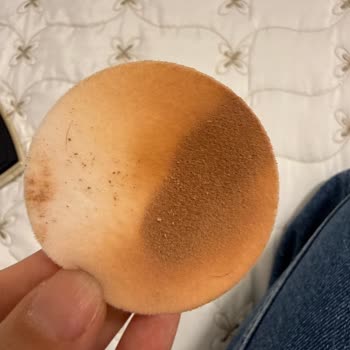Sipariş Edilen Estée Lauder Pudrası Koyu Tonla Geldi