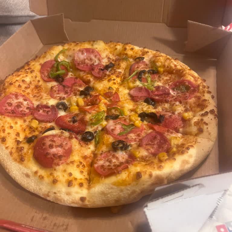 Esenyurt Fatih Şubesinde Bol Malzemos Pizza Malzeme Eksikliği Ve Kalite Kontrolü Talebi