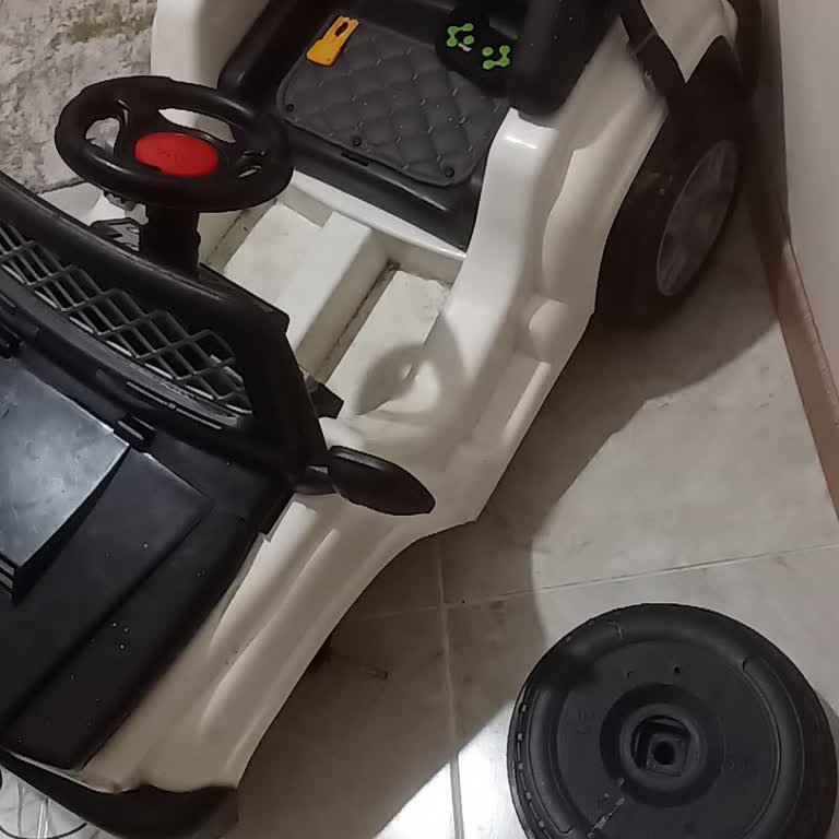 Pilsan Panther Akülü Arabada Ön Sağ Tekerlek Çıkıyor, Güvenlik Riskli