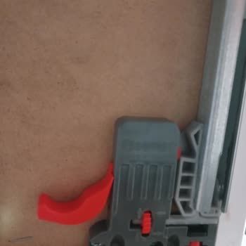 Samet A. Ş Çekmece Rayı Plastik Parçası Kırıldı!