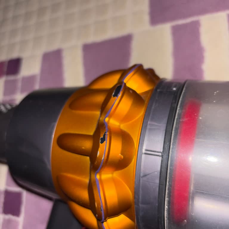Dyson V15 Kaplama Soyulması Ve Lastik Deformasyonu Şikayeti