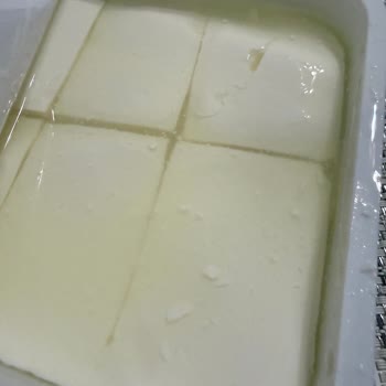 Carrefour’da Yanıltıcı Etiket: Tam Yağlı Beyaz Peynir Yerine Süzme Peynir
