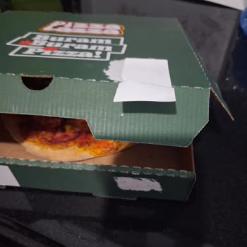 PizzaLazza İki Saat Geciken Soğuk Ve Açık Kutu Pizzada Hijyen Endişesi