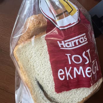 Harras Tost Ekmeğinde Çamurumsu Kütle: Hijyen Sorunu Ve Denetim Talebi