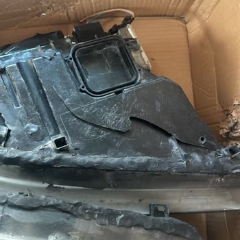Sürat Kargo’da Kırılan BMW Farları İçin 40.000 TL Tazminat Talebi