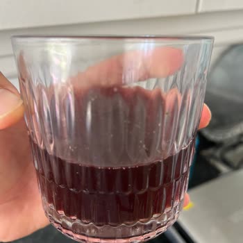 A101'den Alınan Dooy Vişne Suyu Bozuk Koku Ve Renk, Sağlık Endişesi Yaratıyor