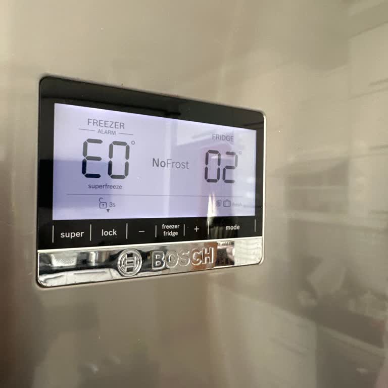 Bosch Buzdolabım Soğutma Durdurdu, Parça Bekleme Haftalarca Sürüyor