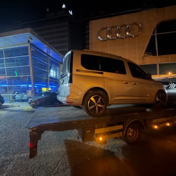 2025 Volkswagen Caddy Shifts Into Park While Driving