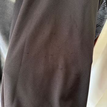 İki Haftada Delik Ve Çekme Oluşan Tişört İçin Değişim Talebi