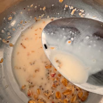 Granola Üründe Fare Dışkısına Benzeyen Yabancı Madde Ve Cevapsız Şikayet