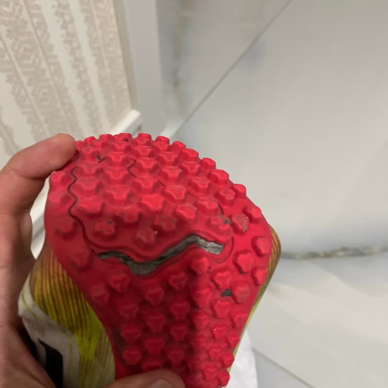 Adidas F50 Club Ayakkabısının Kısa Sürede Tabanının Yarılması Ve Garanti Reddi