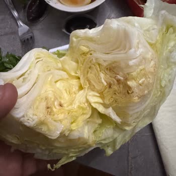 Resume Çiğ Köfte Şubesinde Bozuk Limon Ve Marulla Hijyen Ve Sağlık Riski