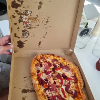 İki Kez Katlanmış Pizza Teslimatı Ve İade Reddi