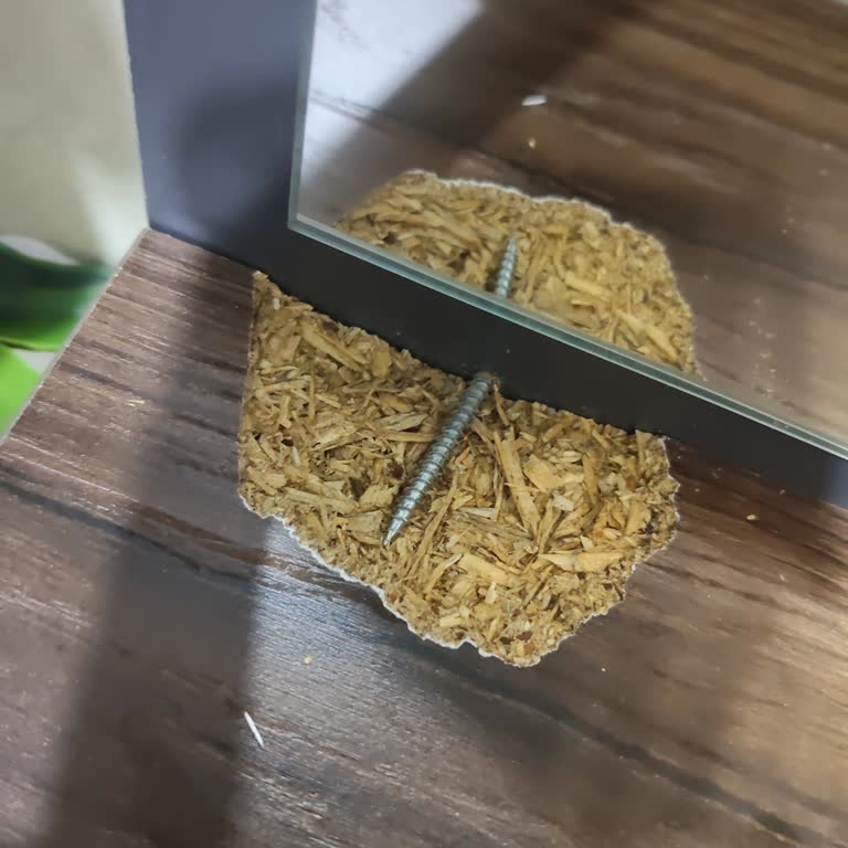 Hasarlı Banyo Dolabı Ve Yanlış Parça Gönderimi