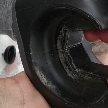 Globber Güvenlik Riski Taşıyan Çatlayan Bağlantılar Ve Garantinin Reddedilmesi