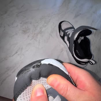 Skechers Çocuk Ayakkabısının 1,5 Ayda Yırtılması Ve İnceleme Talebinin Reddedilmesi