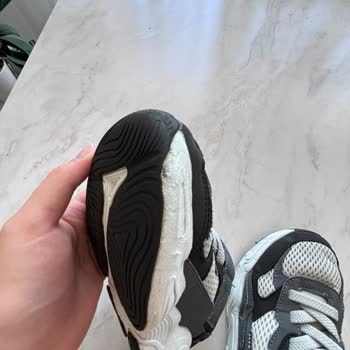 Skechers Çocuk Ayakkabısının 1,5 Ayda Yırtılması Ve İnceleme Talebinin Reddedilmesi