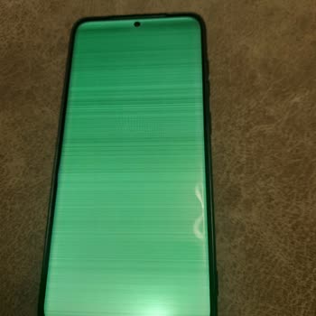 Galaxy S20'de Üretim Hatası Kaynaklı Yeşil Beyaz Ekran Sorunu Ve Ücretsiz Değişim Talebi