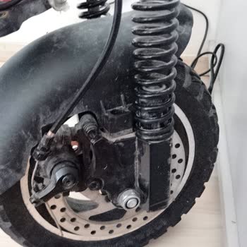 Garanti Kapsamındaki Scooter Süspansiyon Arızasında Çifte Ücret Talebi
