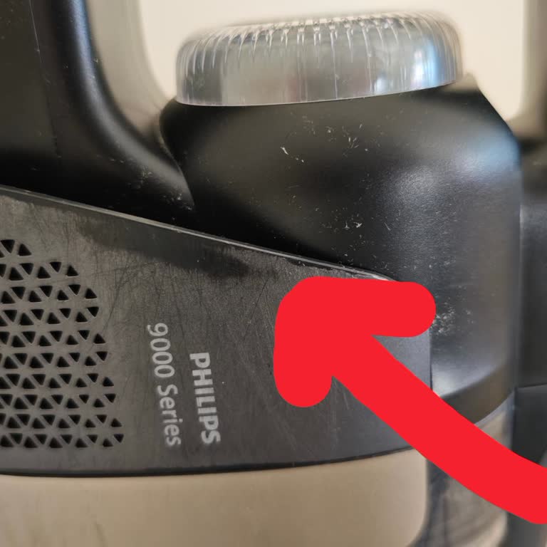 Servis Sonrası Boya Soyulmuş Philips Süpürgeye Sorumluluk Reddi