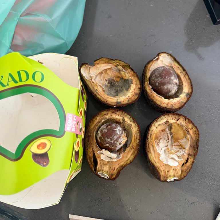 Migros'ta Bozuk Avokado Ürününde İade Ve Değişim Talebi