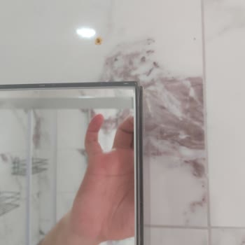 Defolu Banyo Dolabı Ve Ücretli Montajı İçin Ücretsiz Değişim Talebi