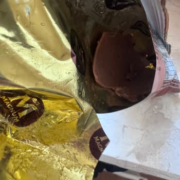 Migros Magnum Badem Dondurması Kristalleşti Ve Tadı Bozuldu, Değişim İstiyorum