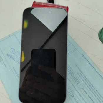 Garanti Dışı Ücret Talebi Ve Yanık Ekranlı İPhone 15'te Mağduriyet