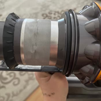 Dyson V12 Detect Slim'de Toz Haznesi Hasarı Ve Ücretsiz Değişim Talebi