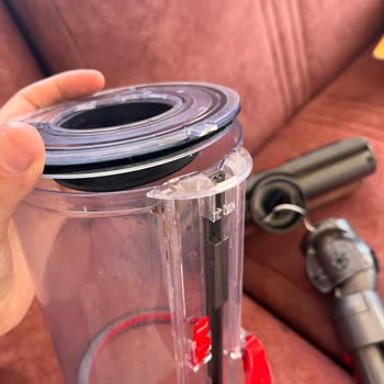 Dyson V15 Süpürge Parçalarının Sürekli Kırılması Ve Yetersiz Müşteri Desteği