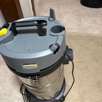 Garanti Tamiri Sonrası Kırık Kablo Sarma Ve Tekerlekli Karcher Halı Yıkama Makinesi