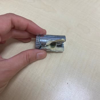 Bien Klozetlerinde Kırılan Metal Menteşeler Ve Yedek Parça Sorunu