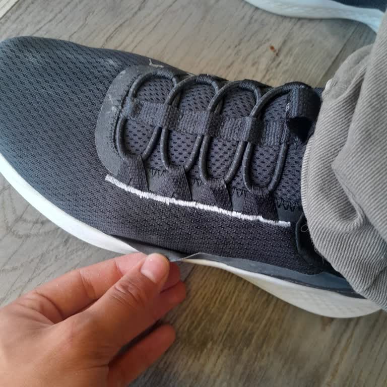 Skechers Ayakkabısında İlk Kullanımda Açılan Deri Ve Cevapsız Şikayet