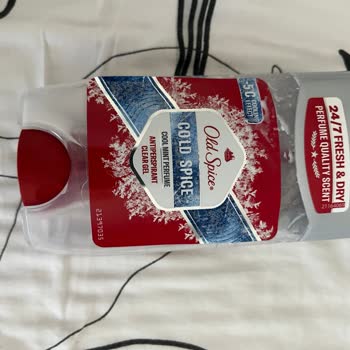 Old Spice Gold Spice Deodorantı Kıyafetlerde Büyük Lekeler Bırakıyor Ve Sağlık Endişesi Yaratıyor