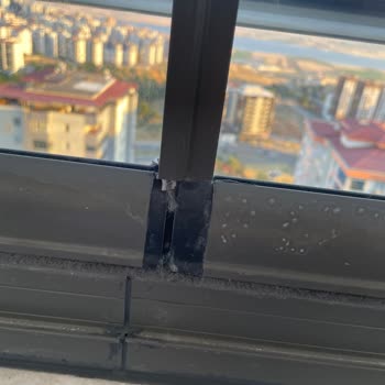 Mara Yapı Maraşlı Montajdan Sonra Cam Balkonun Neredeyse Her Yerinin Hatalı Olduğunu Gördüm