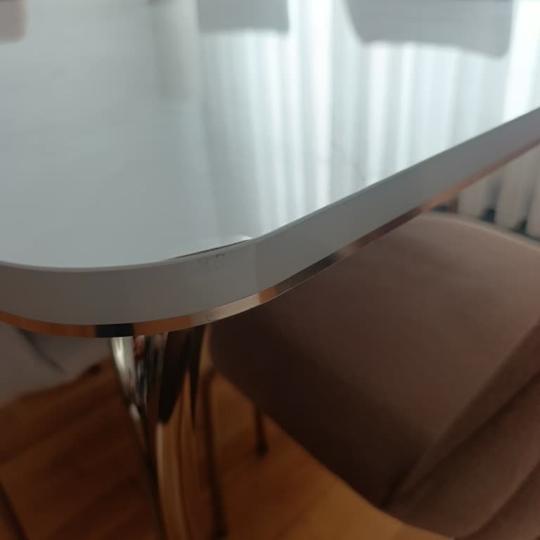 Hasarlı Yemek Masası İçin Değişim Ve İade Talebi