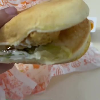 Popeyes Küflü Ekmek Gönderildi
