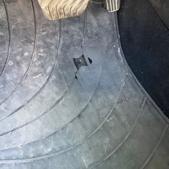 Garanti Kapsamındaki Clio 5 Paspasları Hızla Delindi, Servis Çözüm Sunmadı