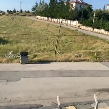 Türk Telekom İnternet Kablosunu İş Makinesi Koparttı Ve Kablo Patladı Birçok Yerden