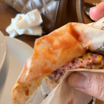 Geç Gelen Ve Pişmemiş Köfte İçin Ücret İadesi Talebi