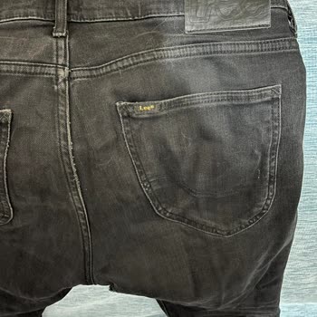Pantalón Lee Jeans Defectuoso Tras el Cambio y Sin Solución del Servicio