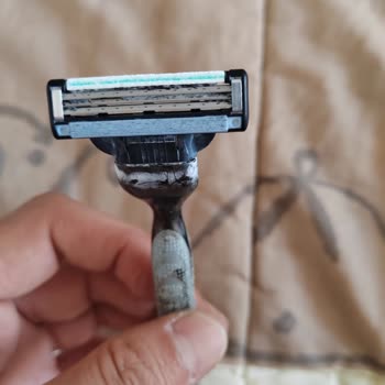 Amazon’dan Aldığım Gillette Mach3 Bıçağının Sahte Olduğu Şüphesi Ve Tıraş Konforunun Bozulması