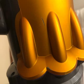 Dyson V12 Süpürge Gövde Soyulması Ve Çekim Gücü Düşüşü İçin Ürün Değişimi Talebi