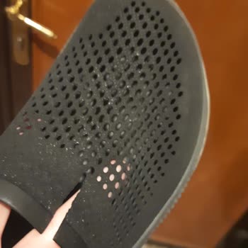 Yırtılan Crocs Terlik Ve Mağazadan Çözüm Alınamıyor