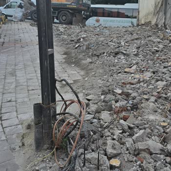 İstanbul Fatih Mustafapaşa Sokaktaki İnternet Dağıtım Kutusunun Geri Getirilmesi Ve Otel Mağduriyeti