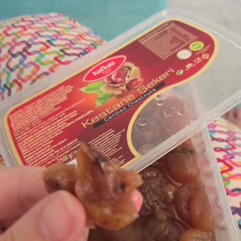 Kafkas Pasta Şekerleme Bozuk Ve Çürük Kestaneleri Kutuya Koymasını Kabul Edemiyorum